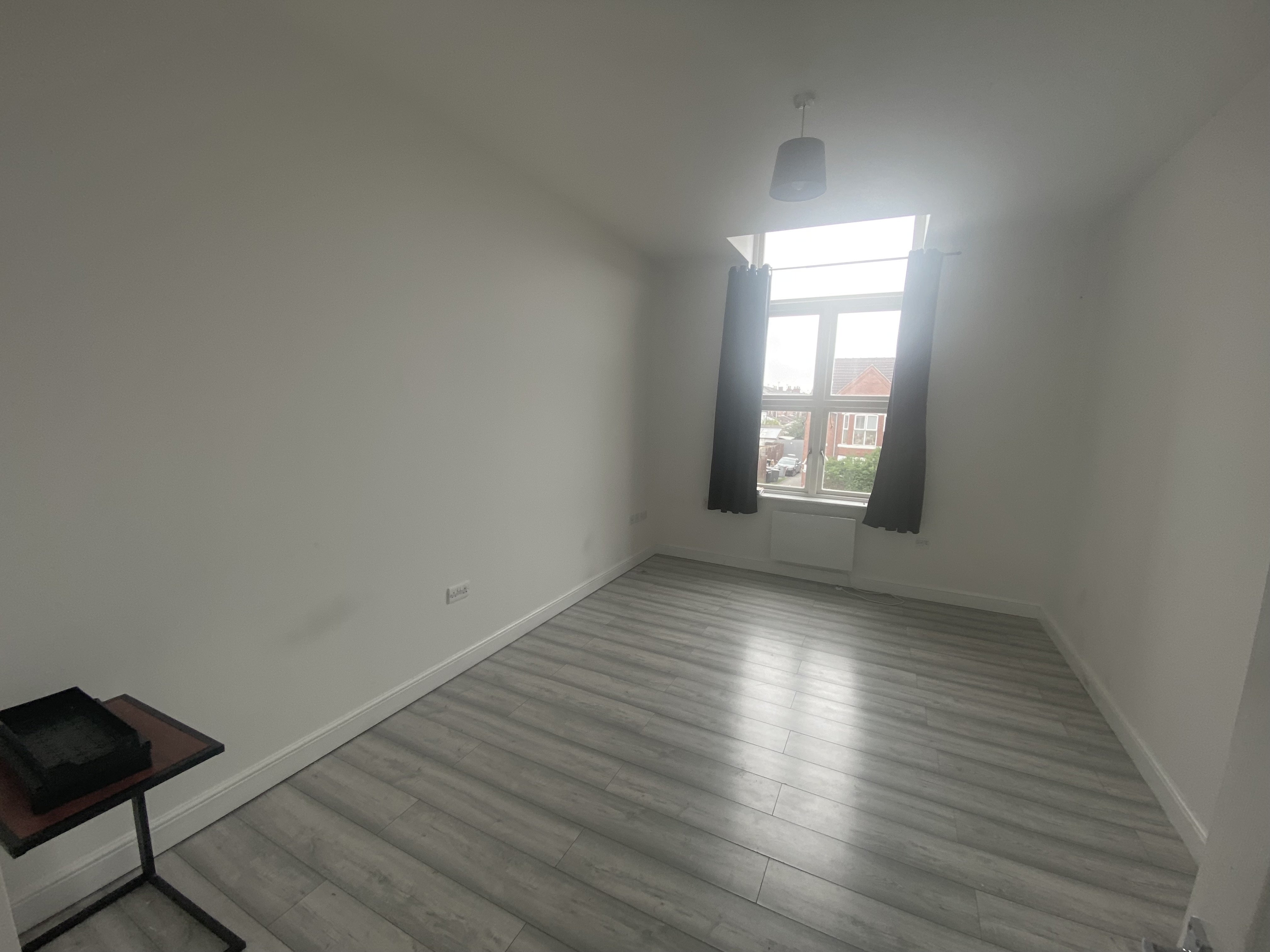 Flat Derrington Avenue in Crewe
