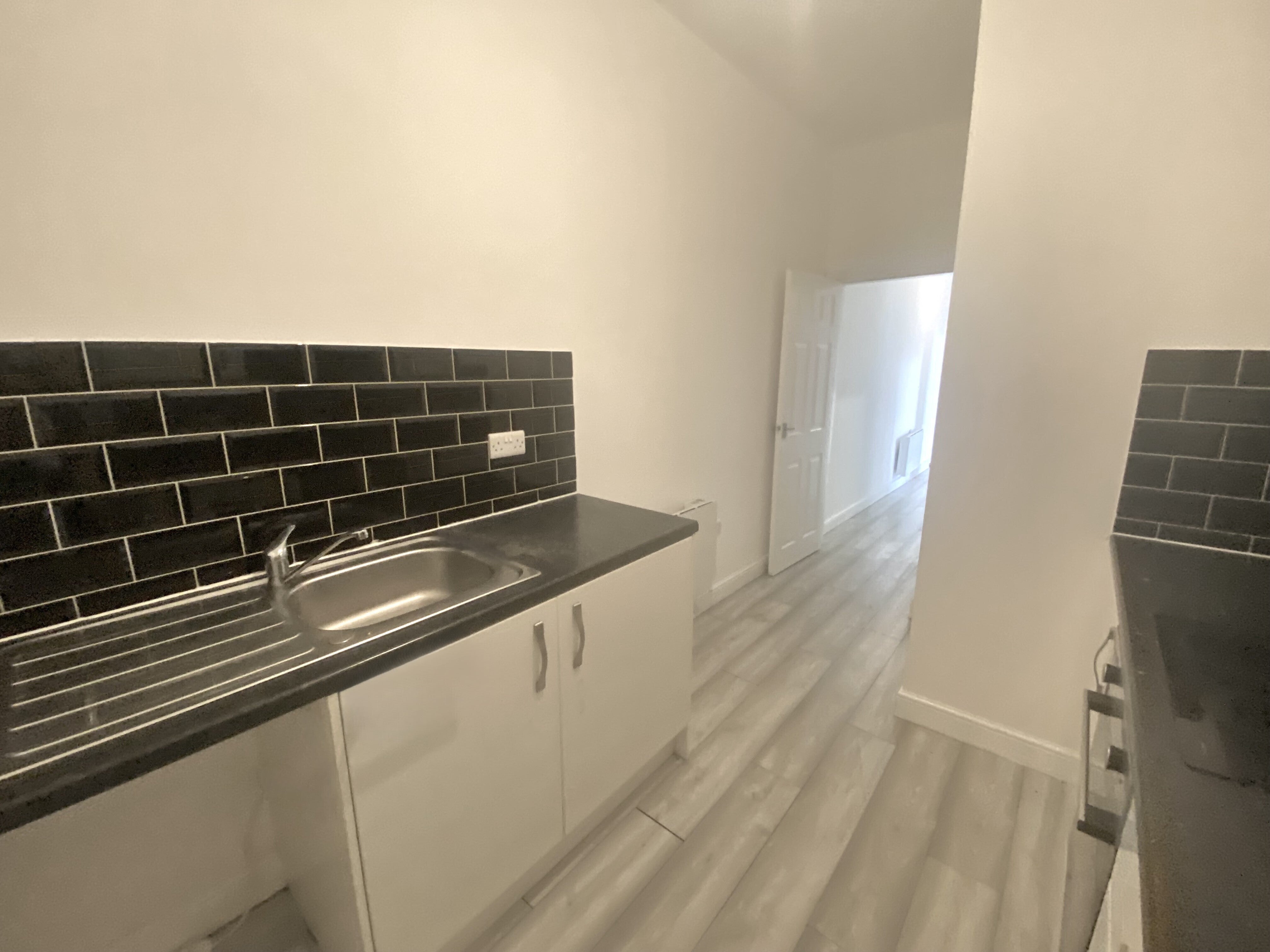 Flat Derrington Avenue in Crewe