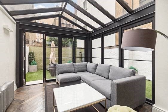 Flat Mecklenburgh Place in Greater London