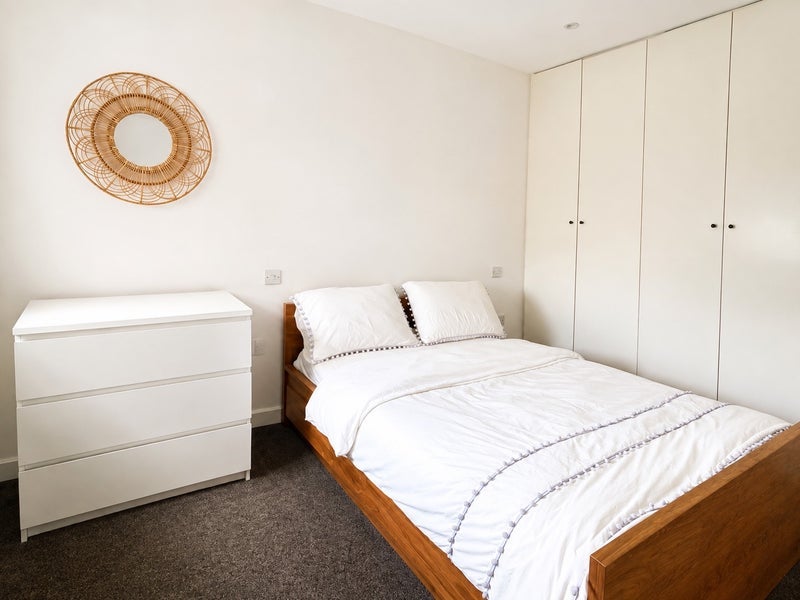 Room Fairfield Road in Greater London