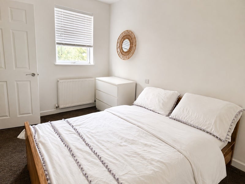 Room Fairfield Road in Greater London