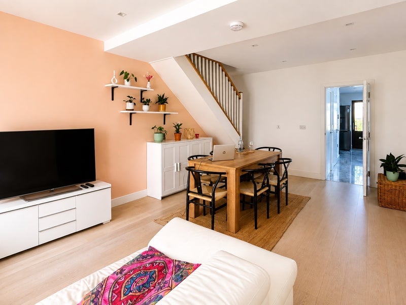 Room Fairfield Road in Greater London