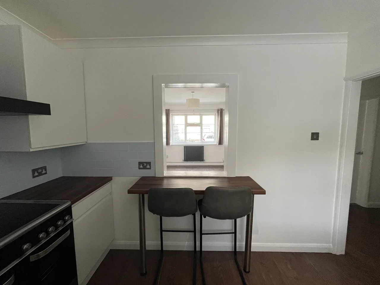 Flat Victoria Road in Greater London