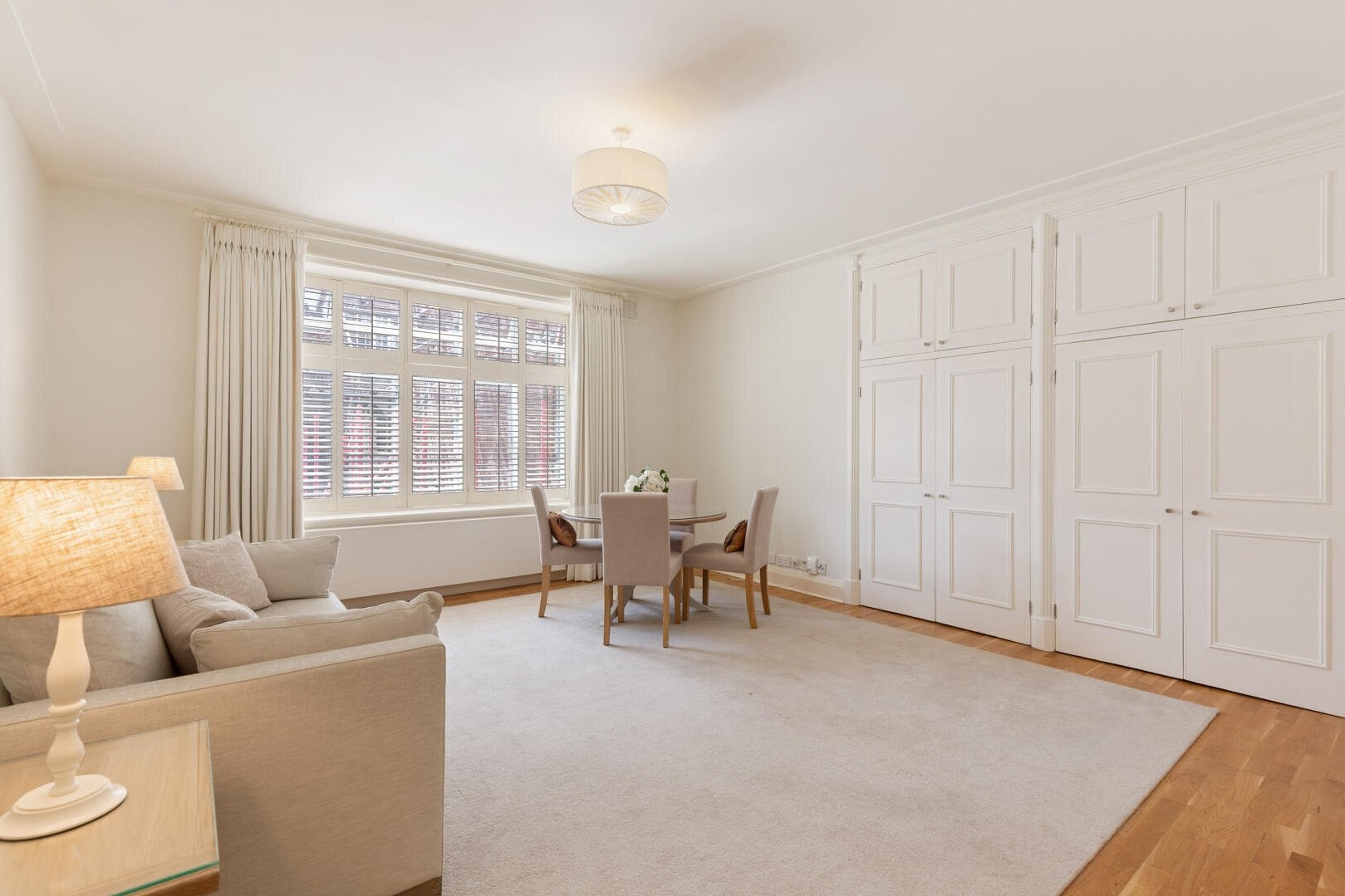 Flat Cale Street in Greater London