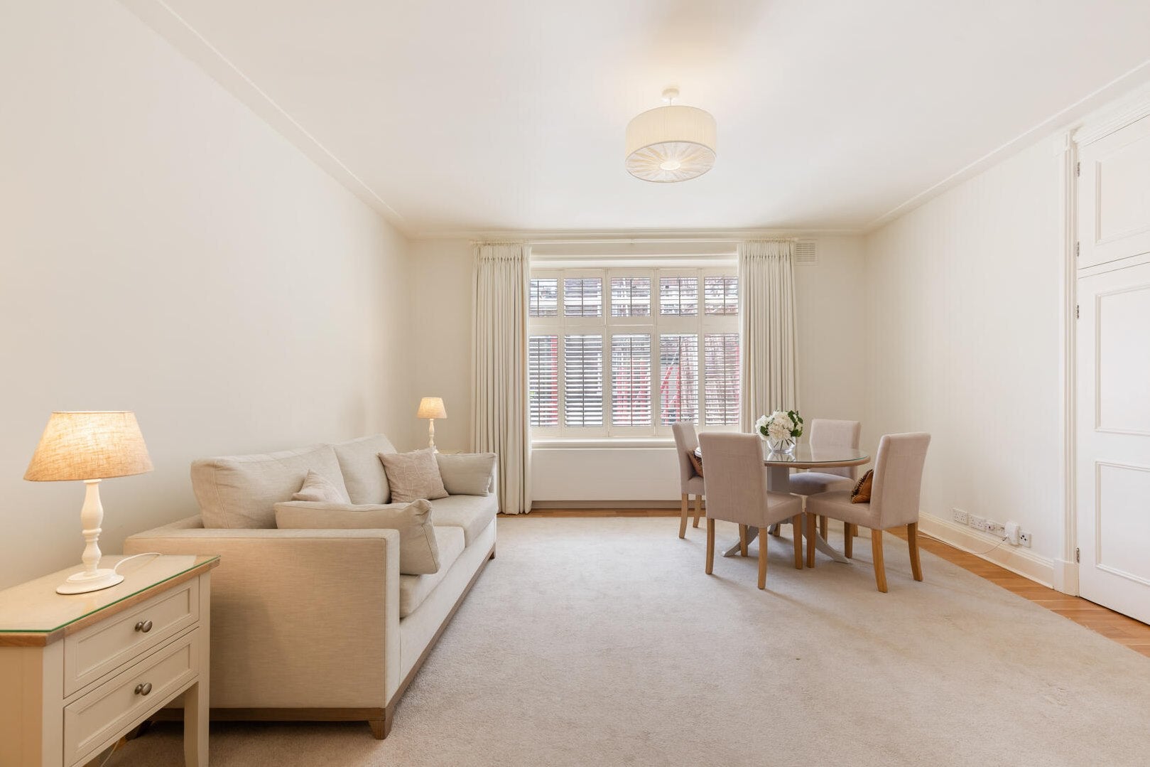 Flat Cale Street in Greater London