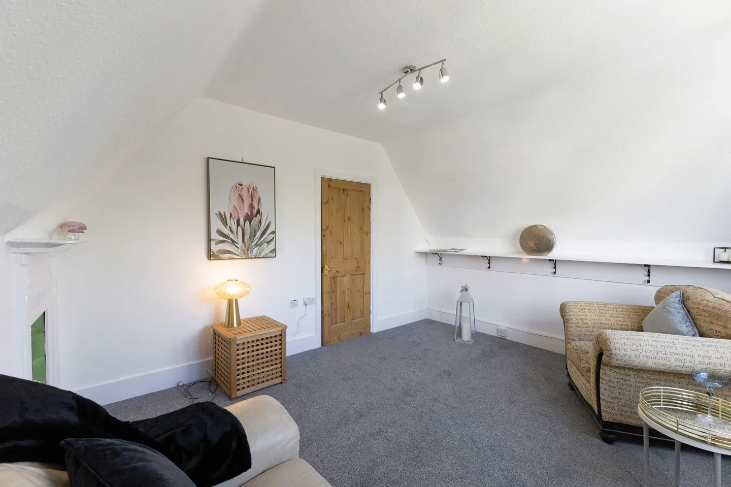 Flat Upper Richmond Road in Greater London