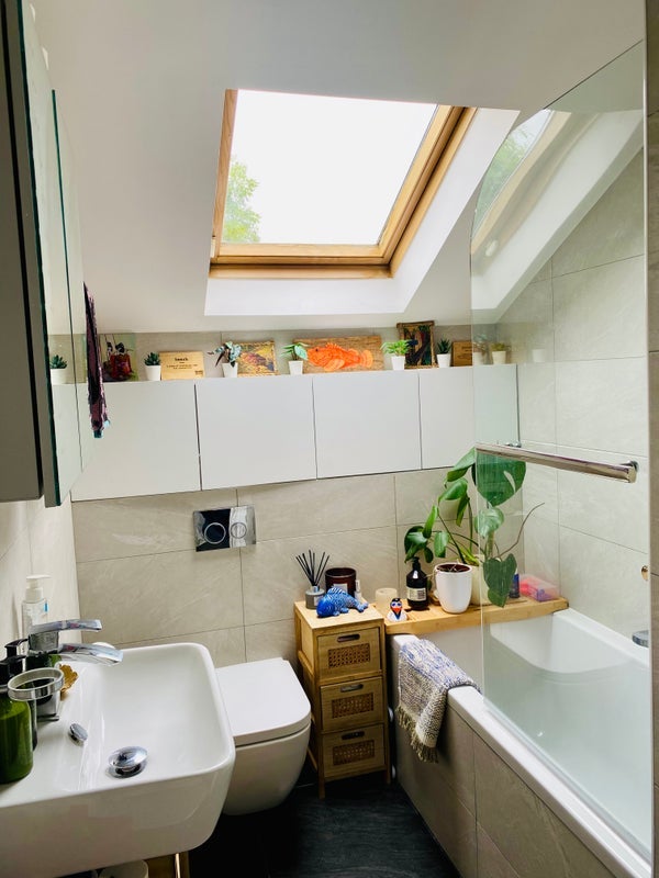 Room Langford Close in Greater London