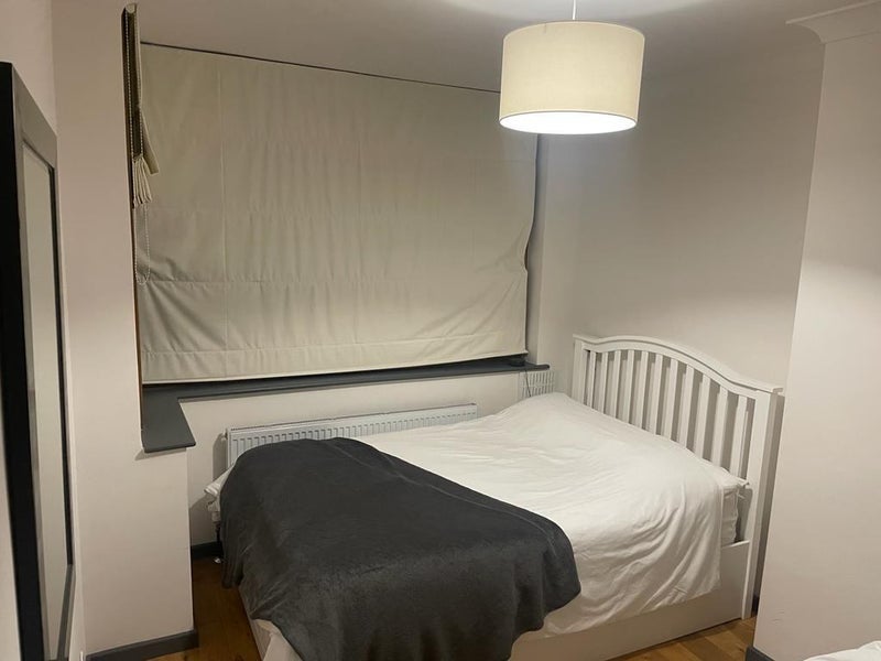 Room Longmeadow Road in Greater London