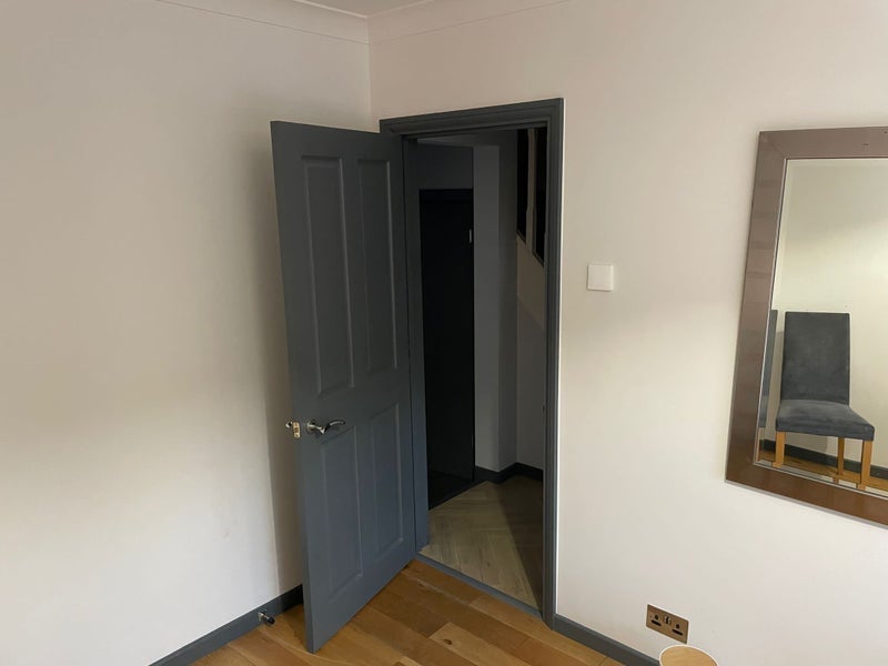 Room Longmeadow Road in Greater London