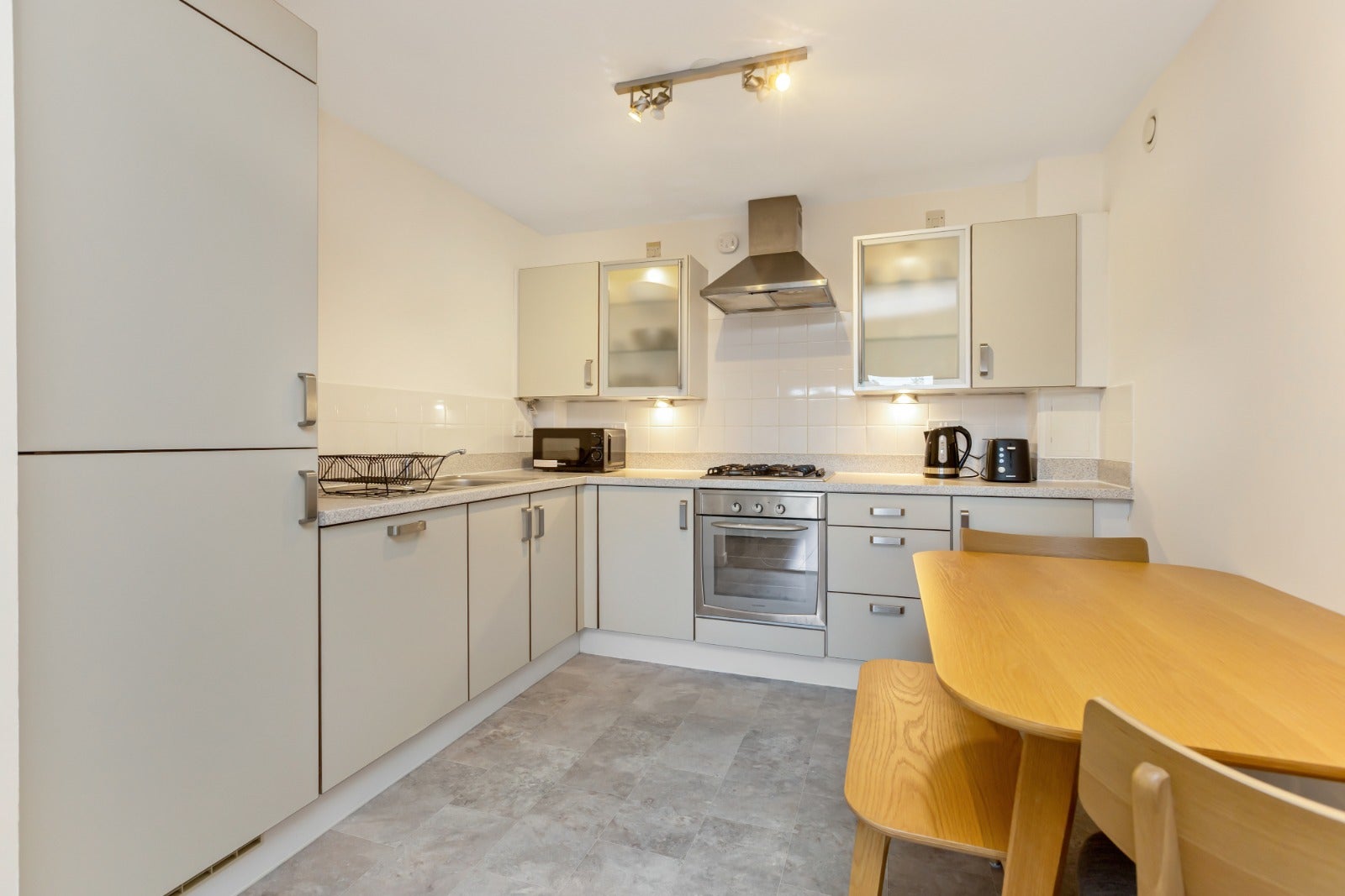 Flat Drybrough Crescent in City of Edinburgh