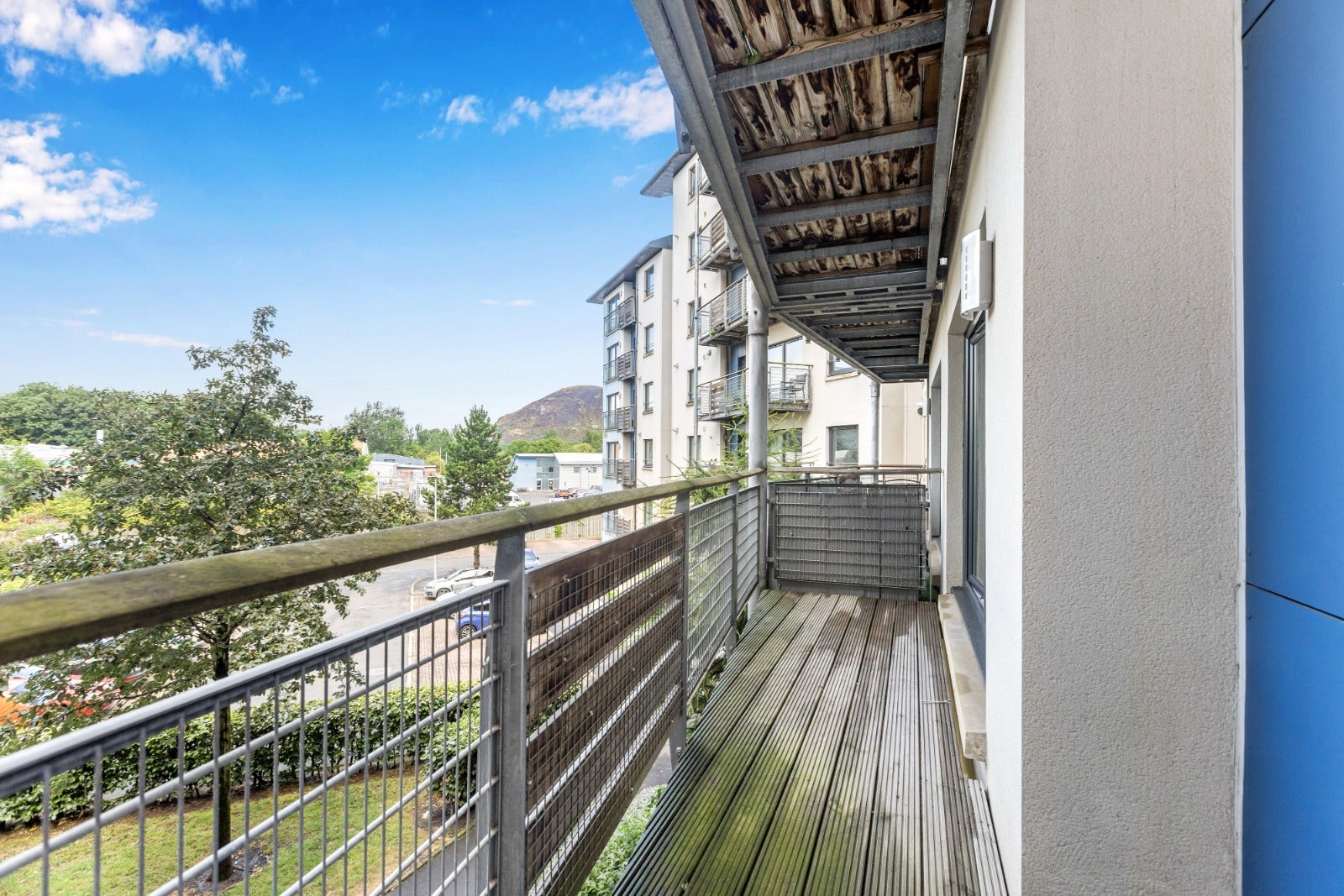 Flat Drybrough Crescent in City of Edinburgh