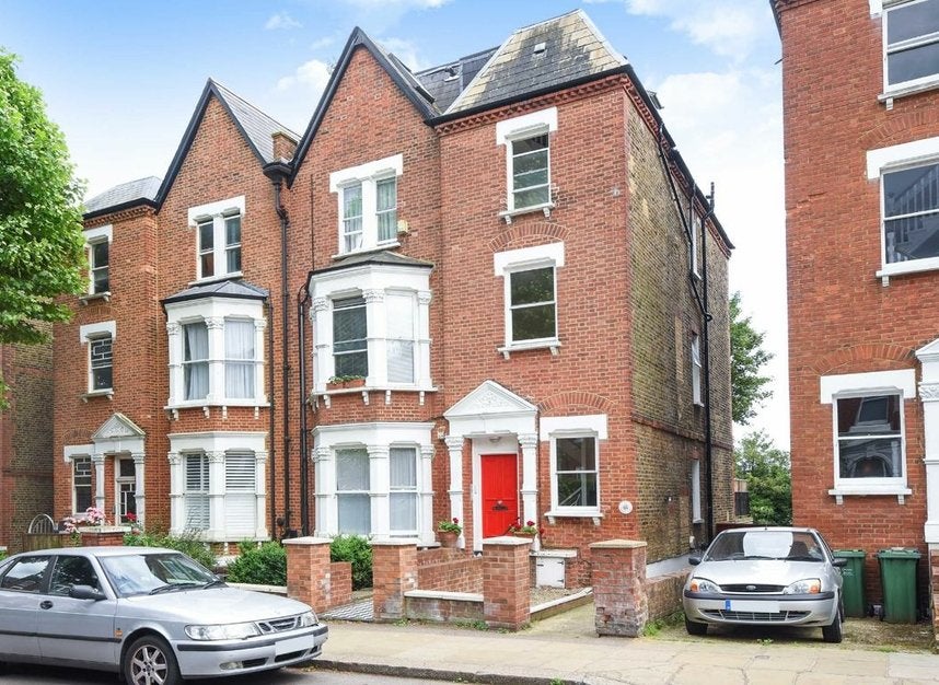 Flat Nassington Road in Greater London