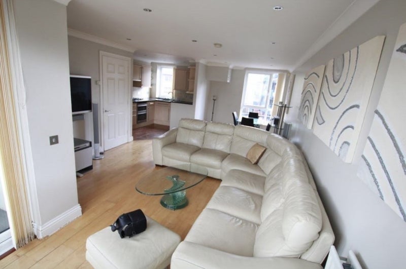 Room Managers Street in Greater London
