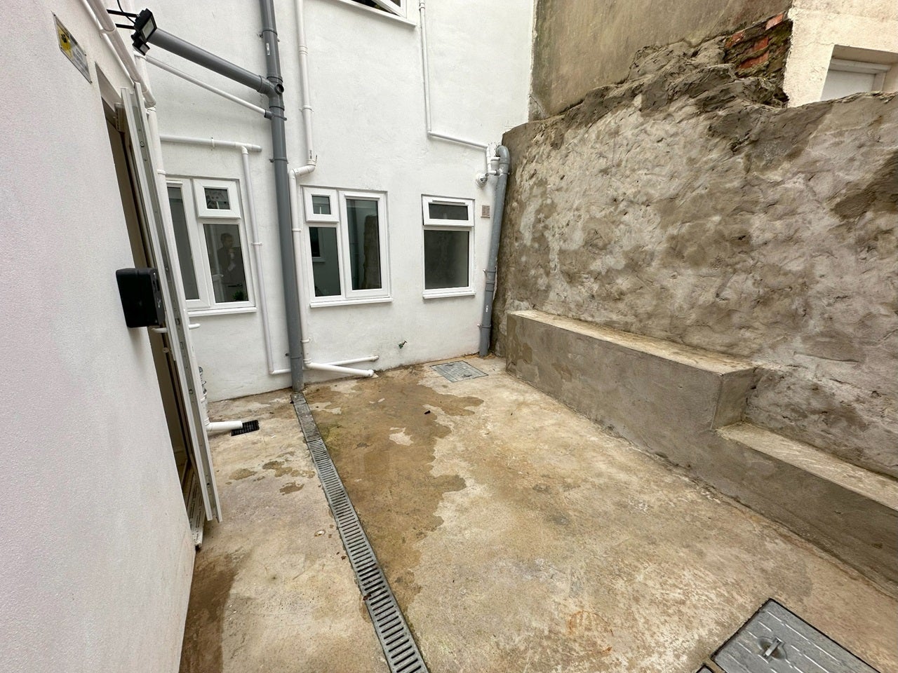 Room Guildhall Street in Folkestone and Hythe District