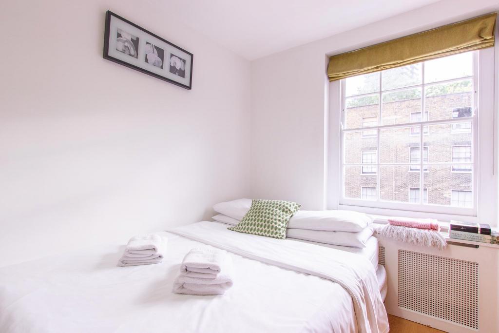 Room North Gower Street in Greater London