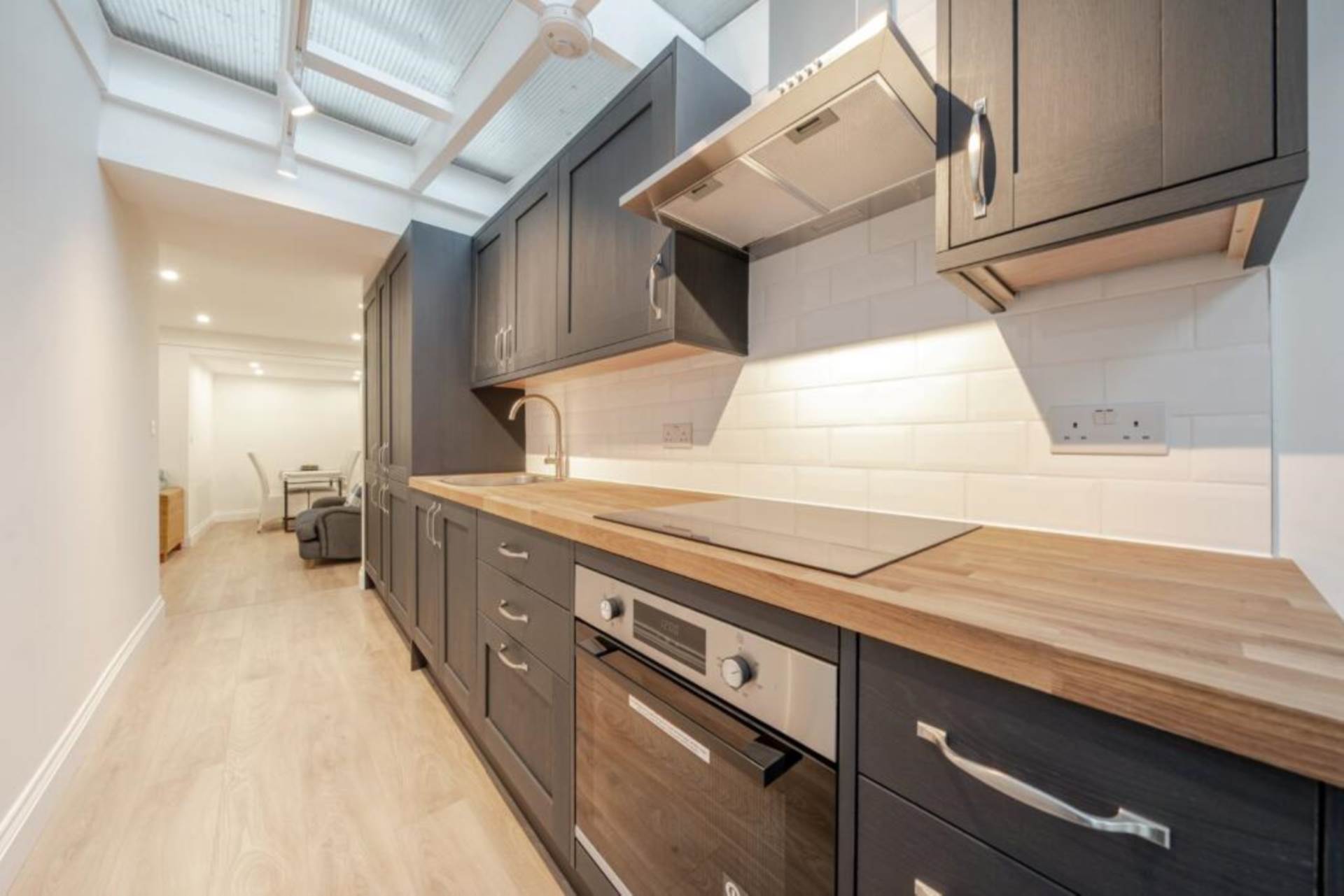 Flat Hetley Road in Greater London