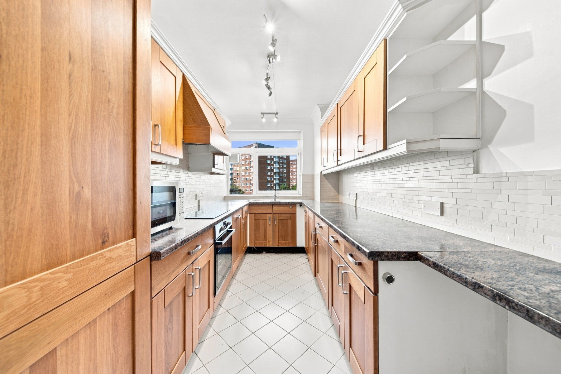 Flat Queensmead in Greater London