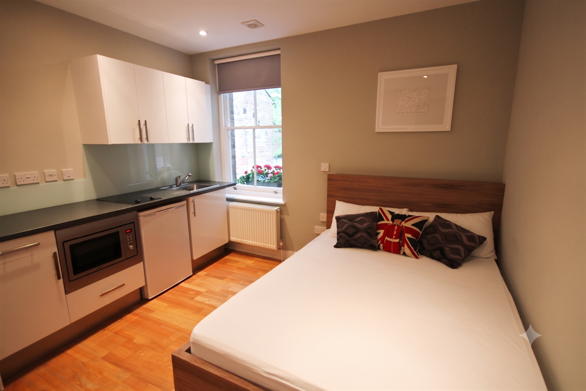Flat West End Lane in Greater London
