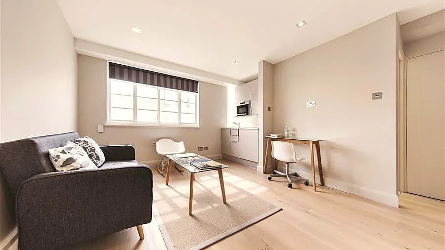 Flat Sloane Avenue in Greater London