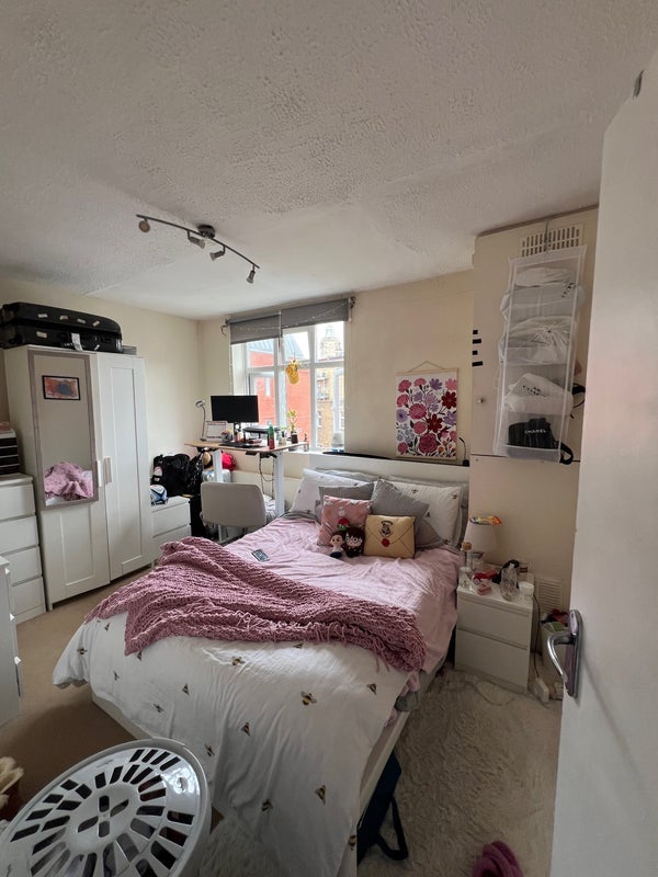 Flat Severus Road in Greater London