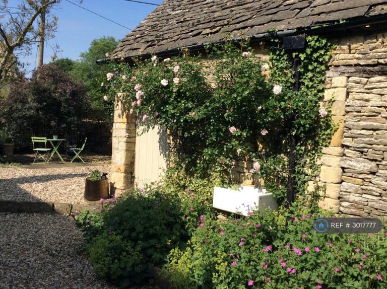 House Aston Grove in Cotswold District
