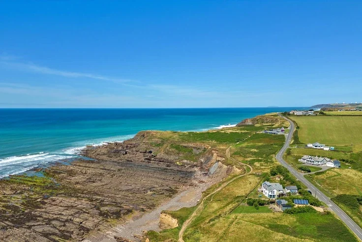 House Marine Drive in Widemouth Bay