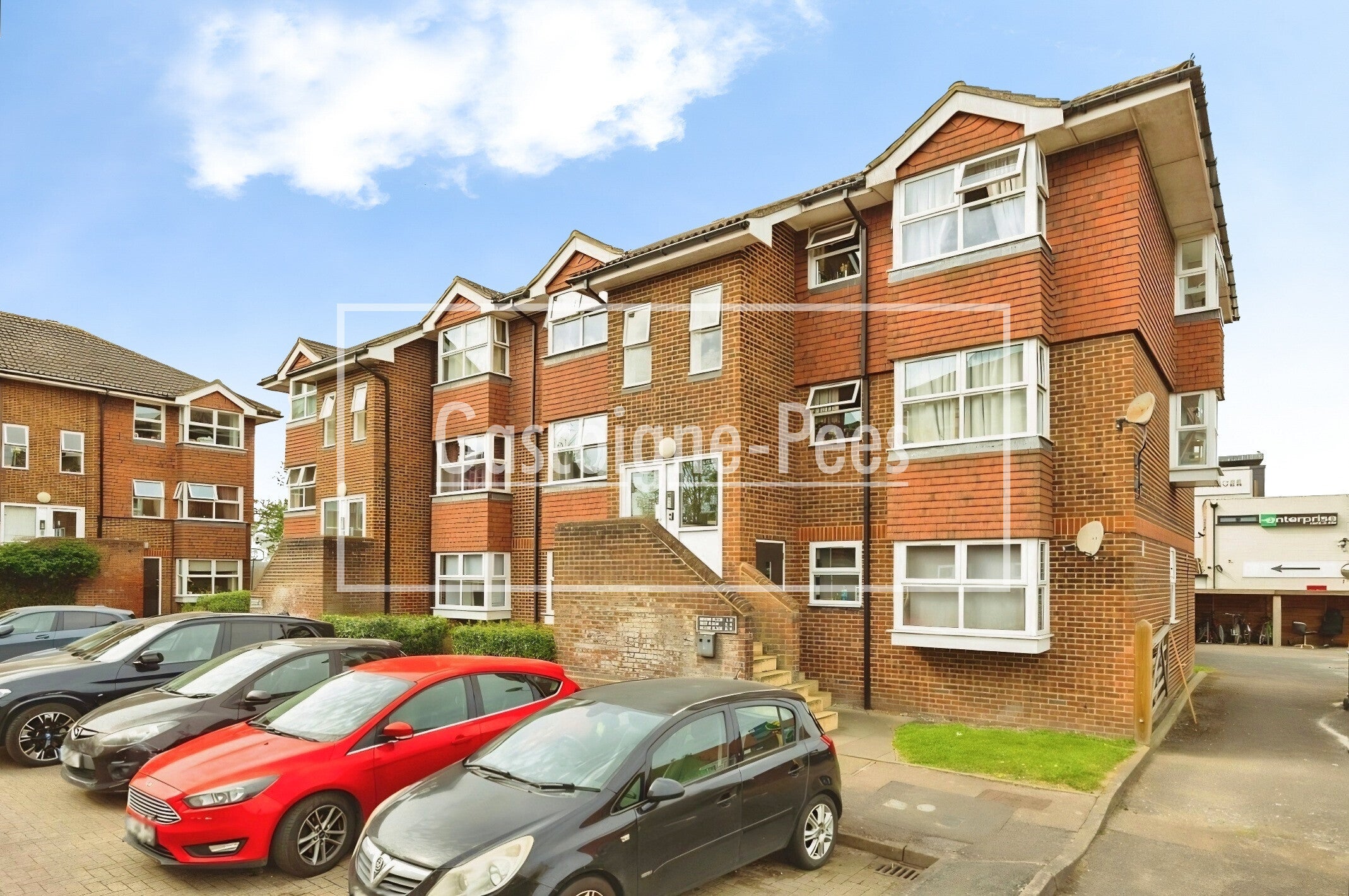 Flat Marigold Court in Guildford