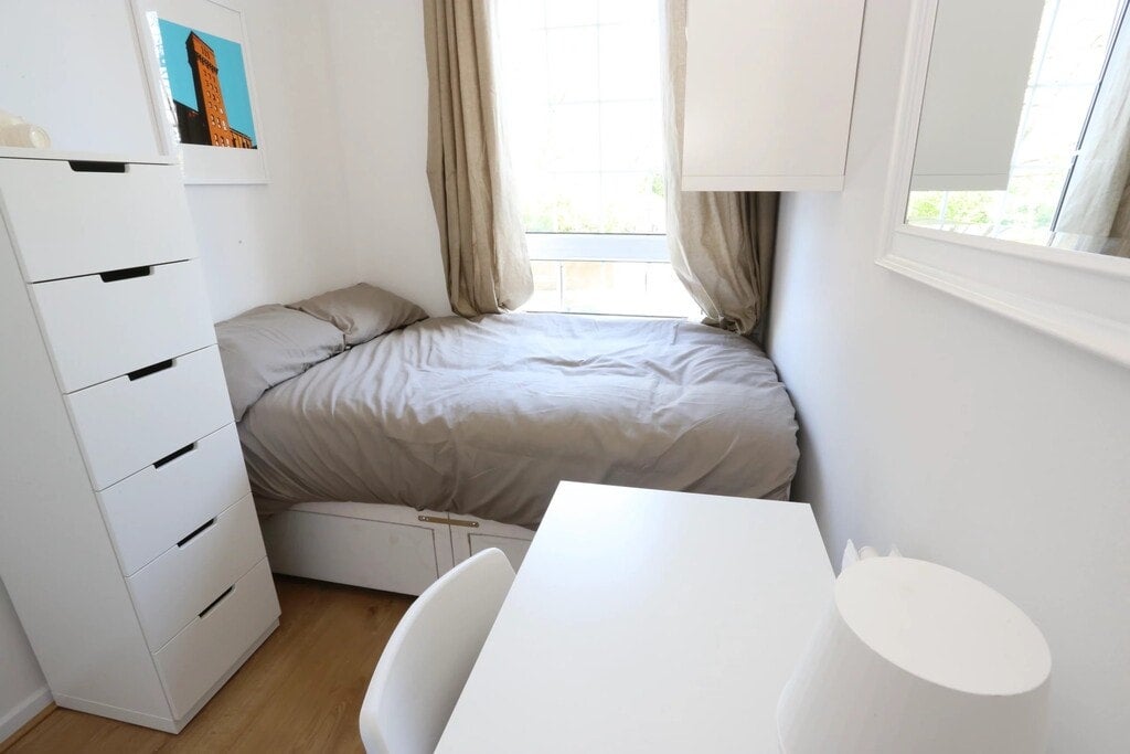 Room Bromley High Street in Greater London