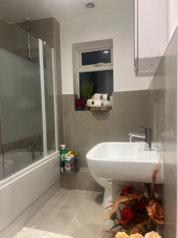 Room Treeview in Crawley