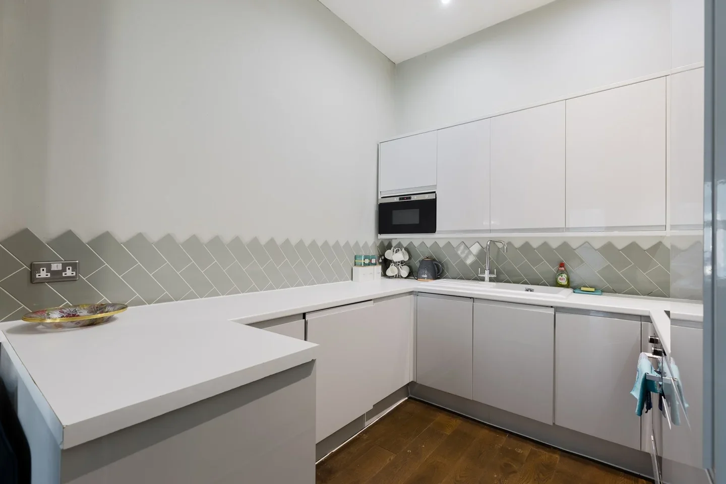 Flat Harrow Road in City of Westminster