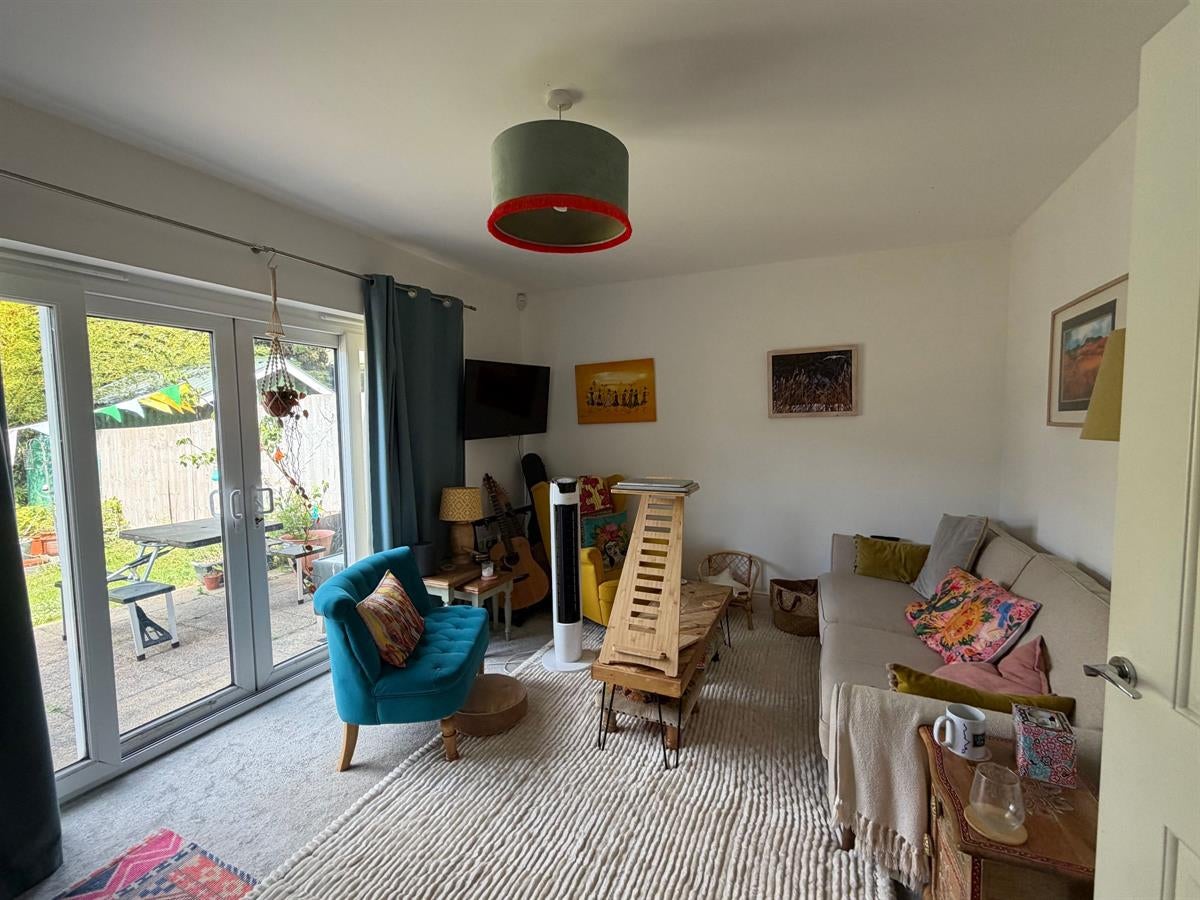 House Lakeside Close in Borough of Swale