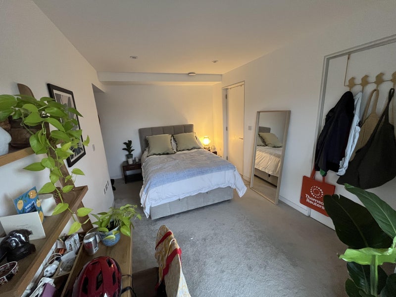 Room Pitfield Street in Greater London