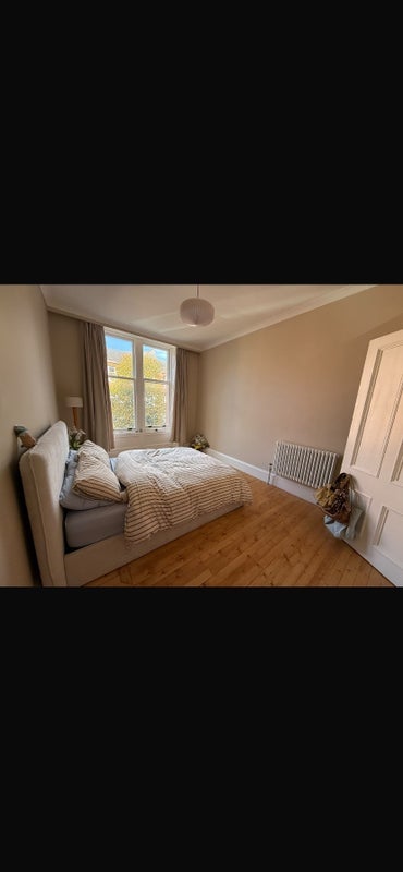 Room Dunearn Street in Glasgow