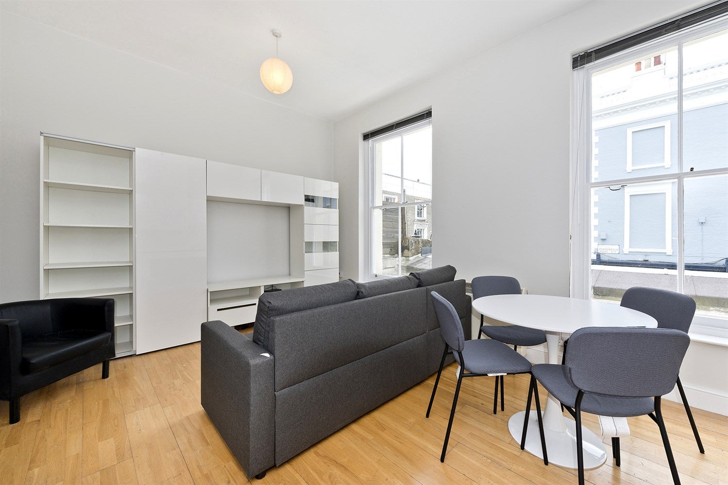 Flat Portobello Road in Greater London