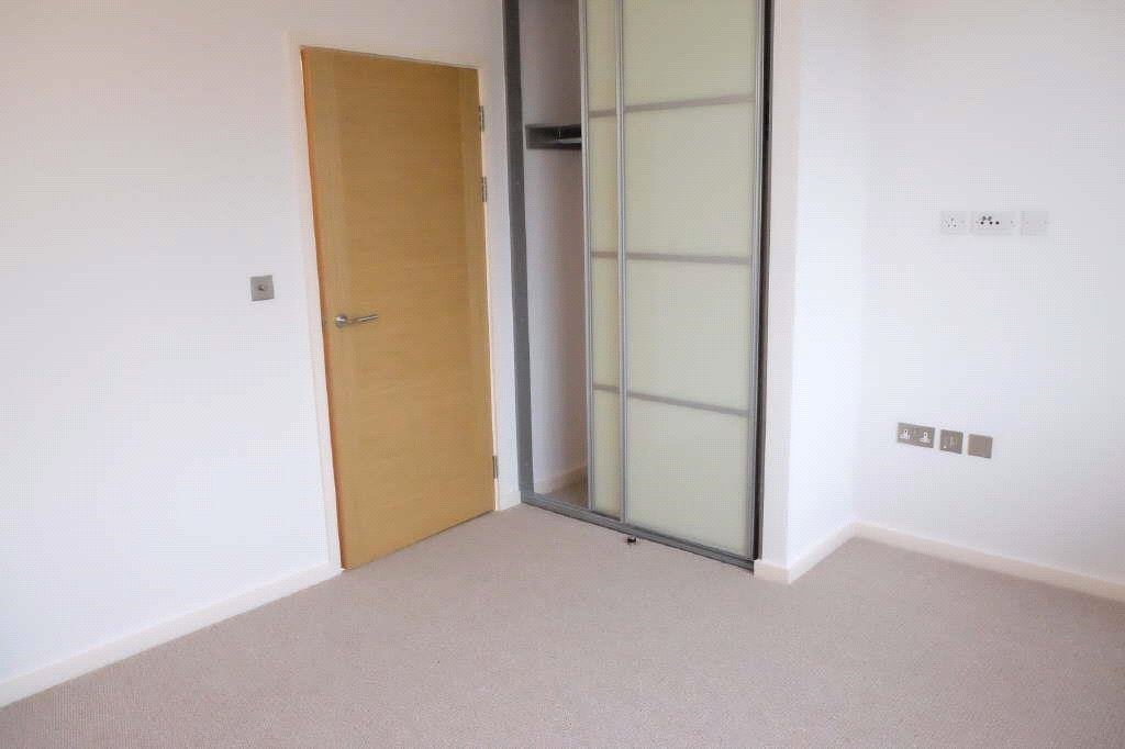 Flat East Street in Epsom and Ewell