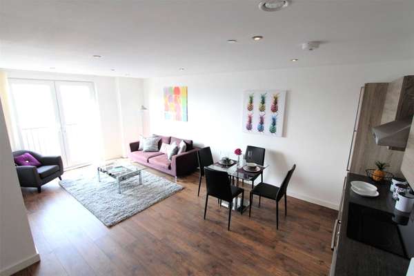 Flat Trinity Way in Salford