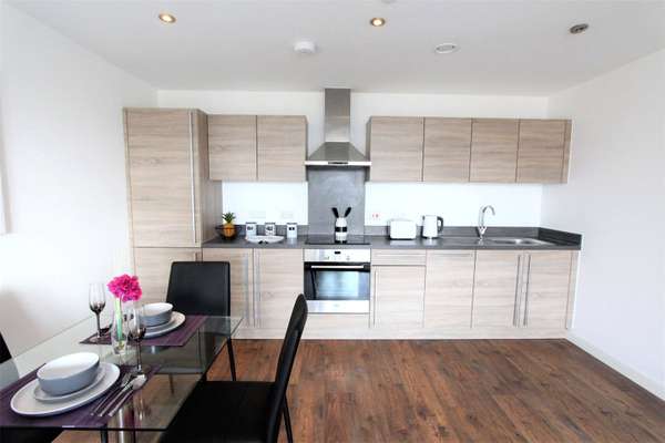 Flat Trinity Way in Salford