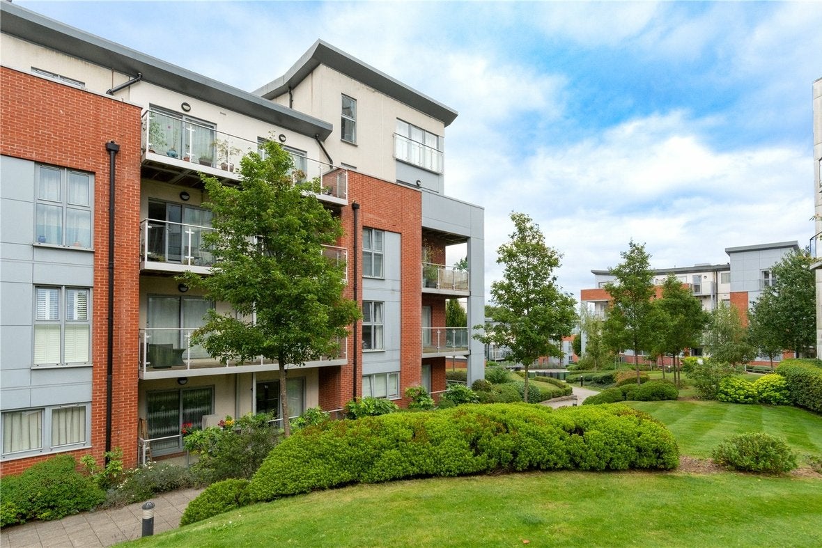 Flat Charrington Place in St Albans