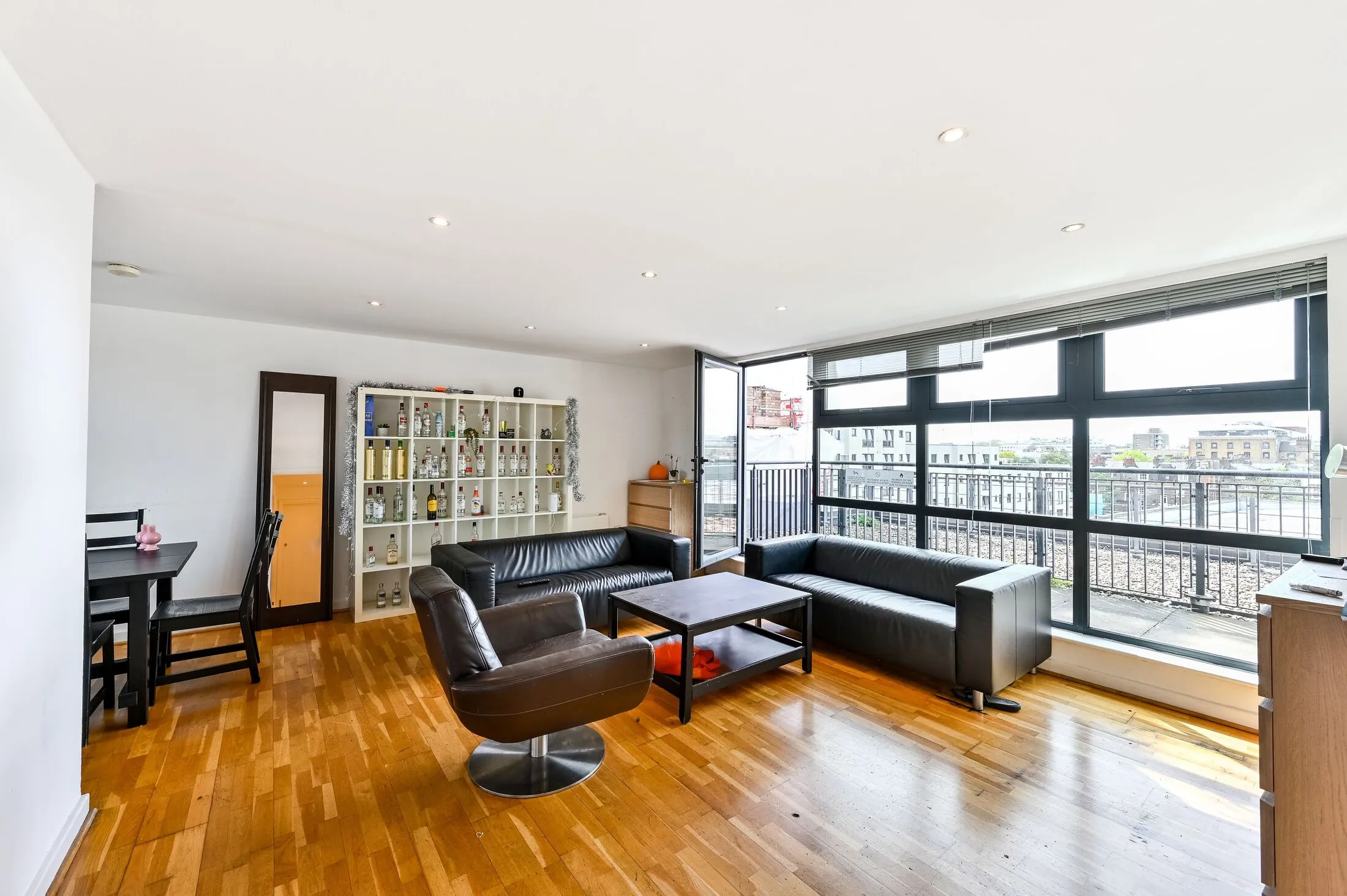 Flat Royal College Street in Greater London