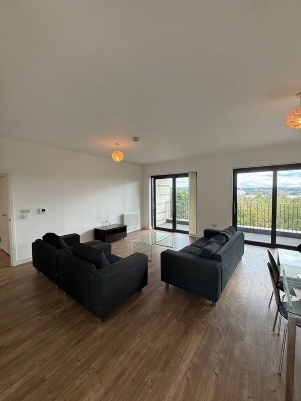 Flat Bramwell Way in Greater London