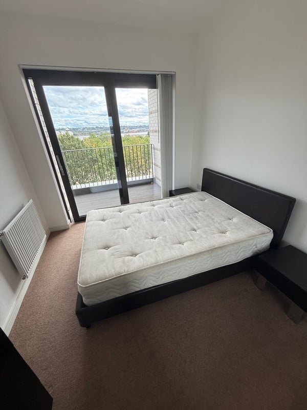 Flat Bramwell Way in Greater London