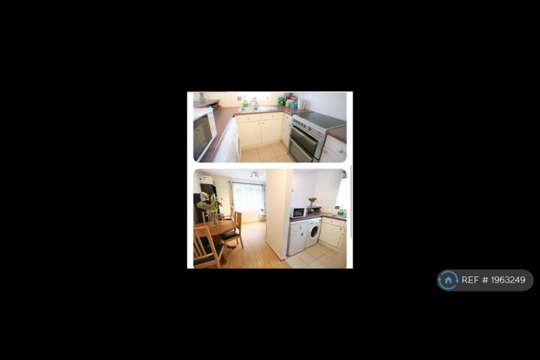 Flat Capstan Close in Greater London