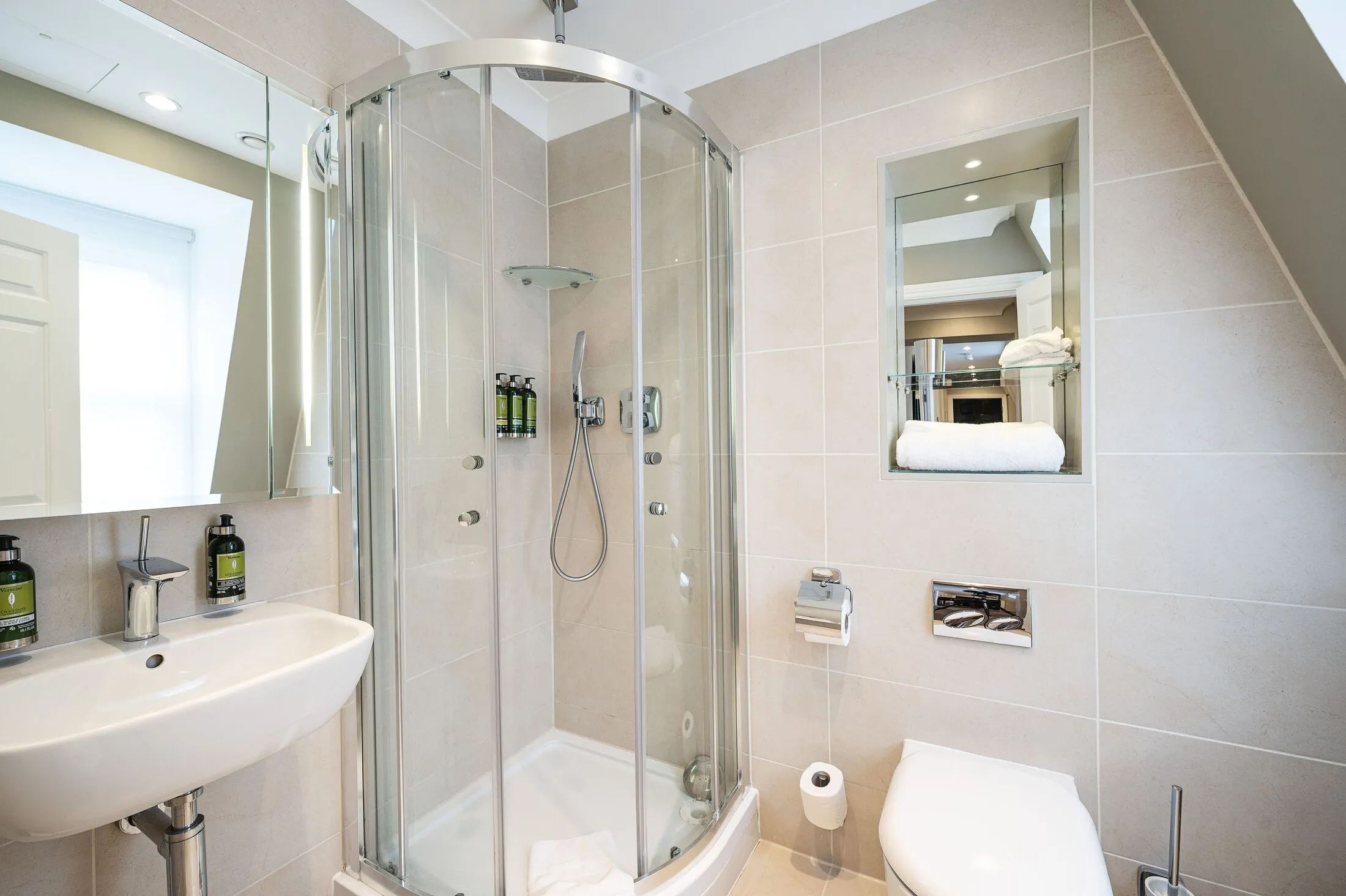 Flat Watling Street in City of London