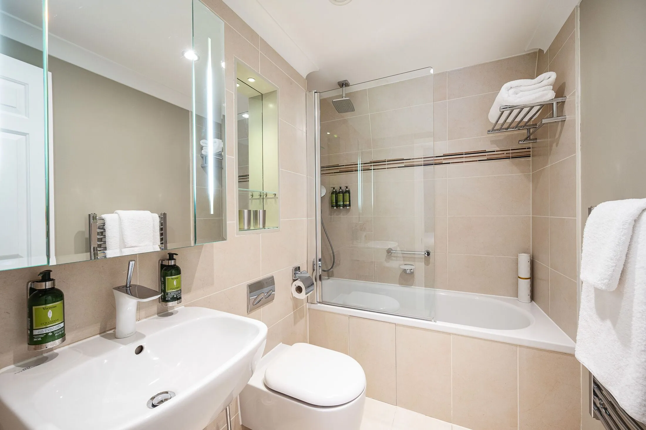 Flat Watling Street in City of London