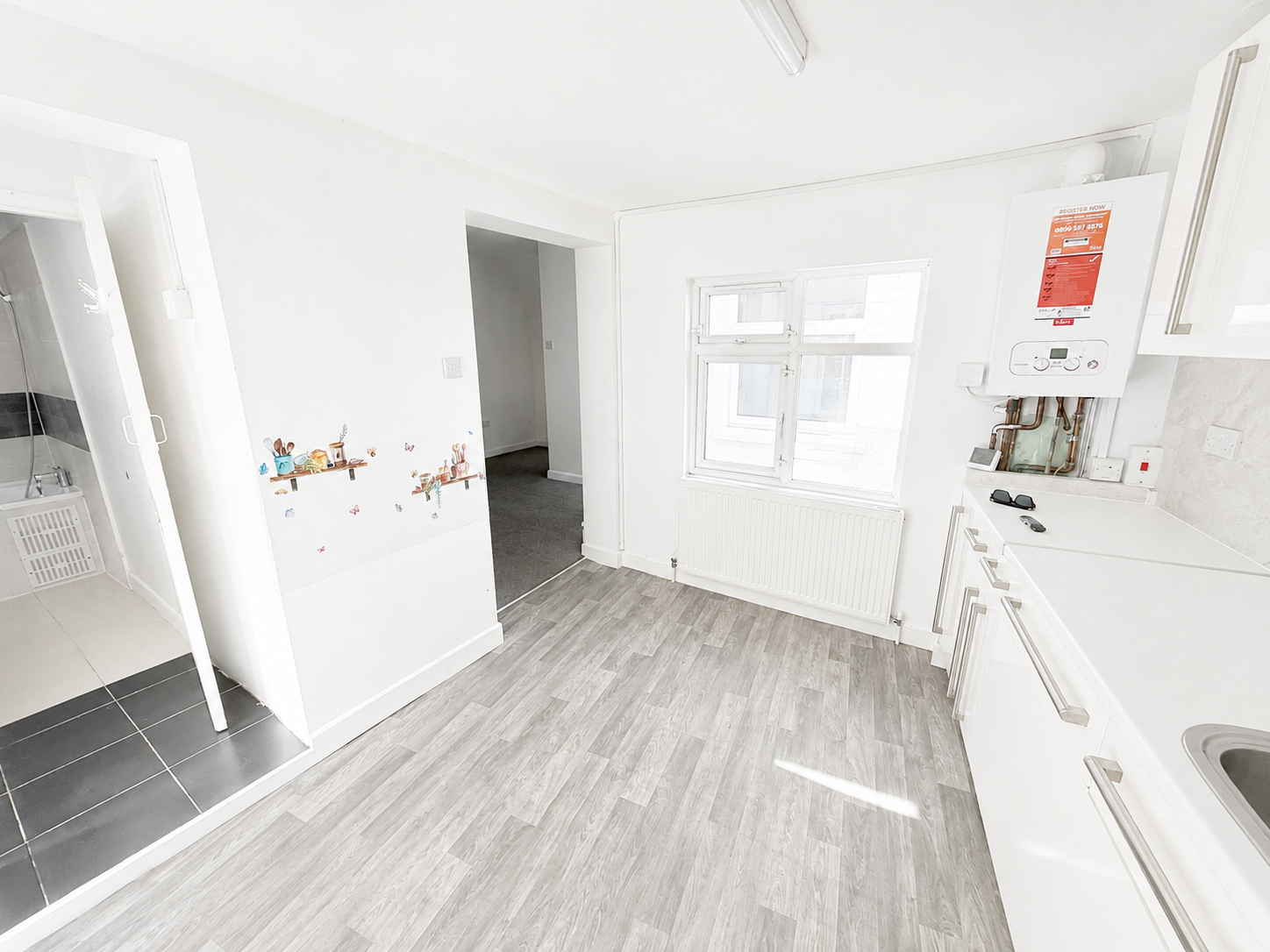 Flat Tavistock Avenue in Greater London