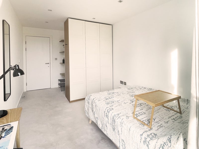 Room Micawber Street in Greater London