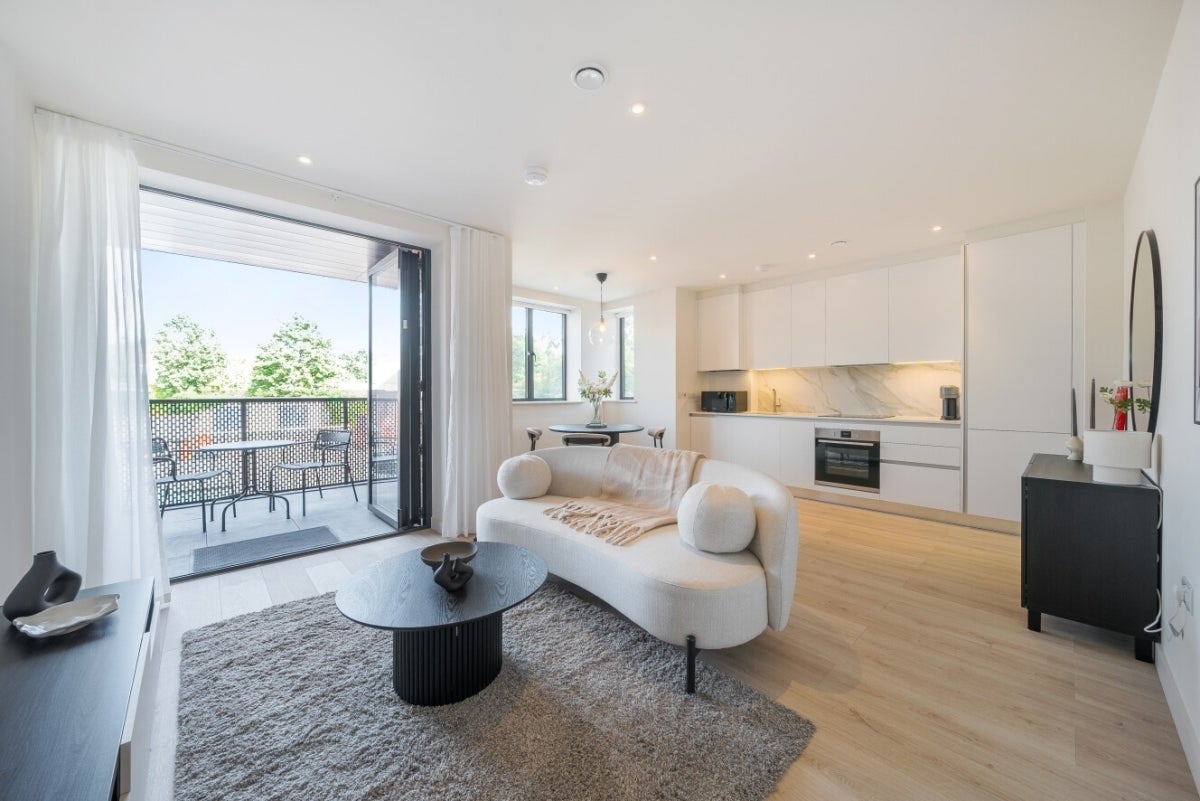 Flat Voss Court in Greater London