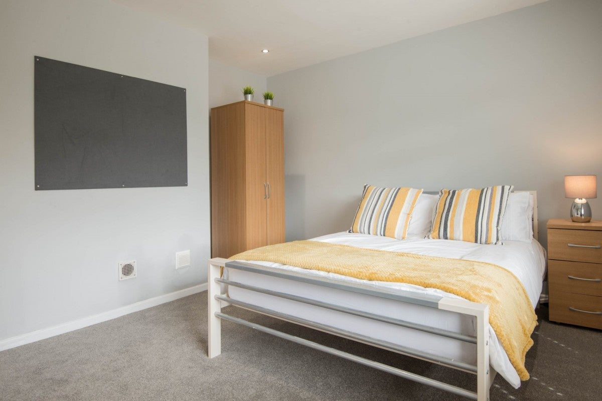 Room Scott Drive in West Lancashire