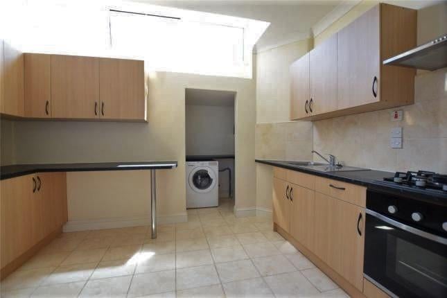 Flat Farnborough Road in Rushmoor
