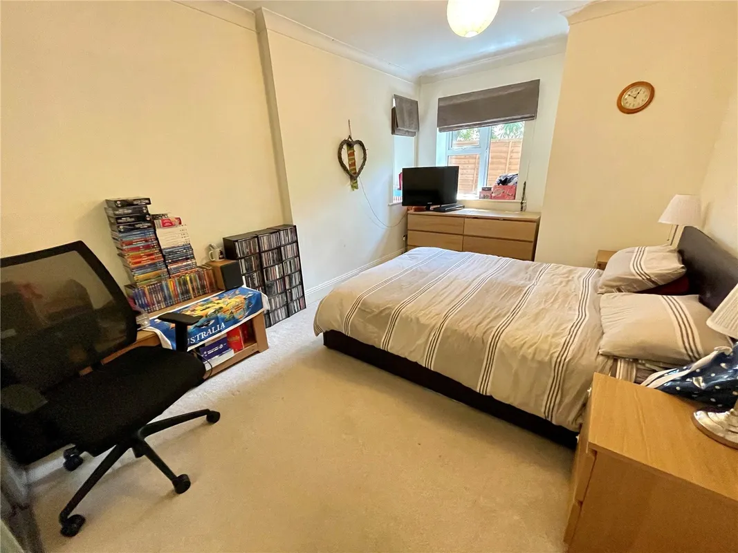 Flat Bodorgan Road in Bournemouth